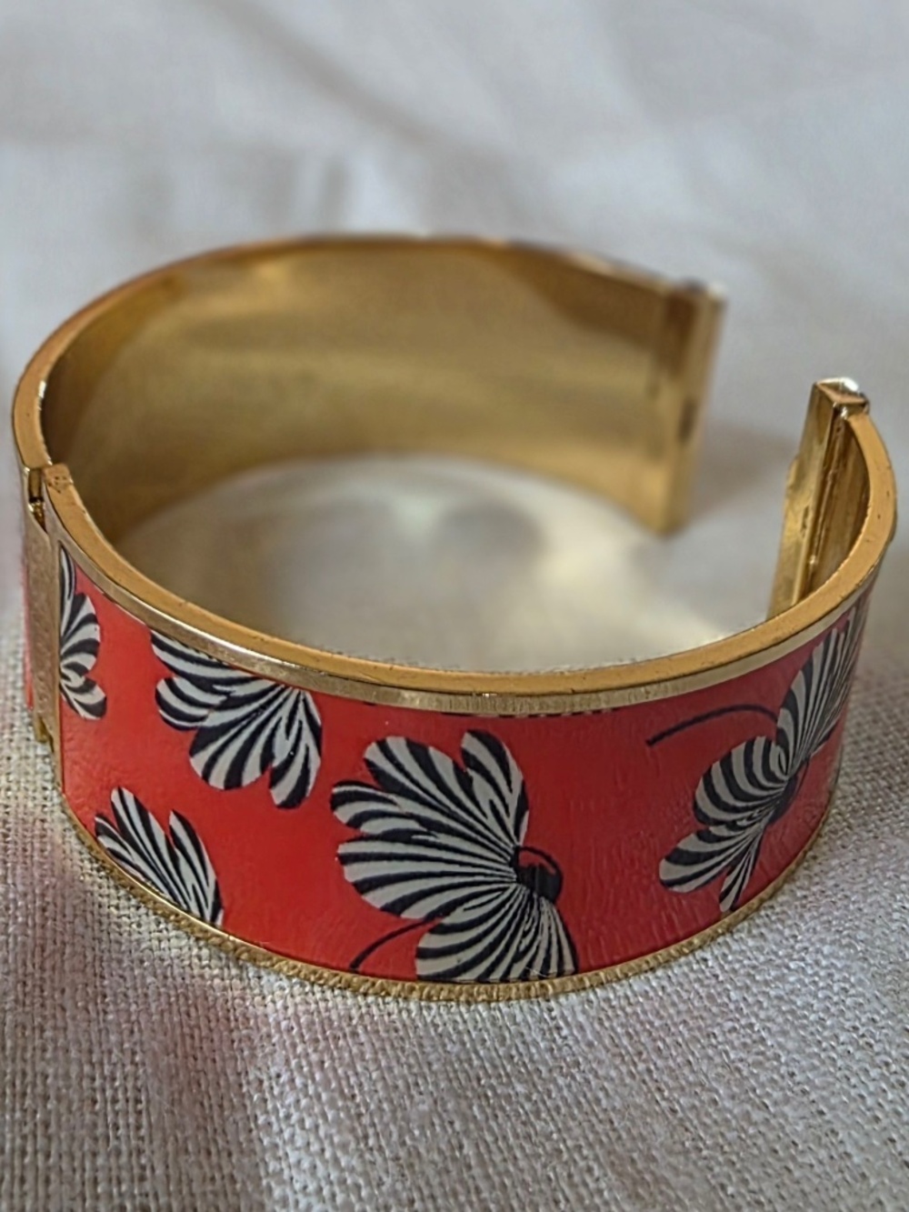Enameled hinged bracelet - Picture 3 of 6